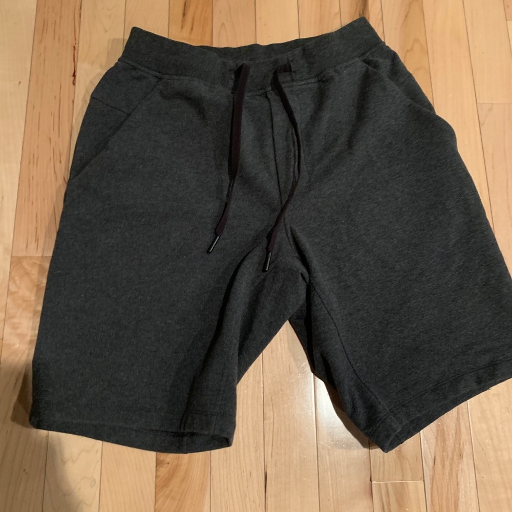Men’s Lulu lemon Cotton sweat shorts 9”